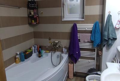 Vand apartament 3 camere in vila, cartierul Dambul Rotund - 14