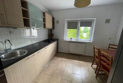 Apartament cu 3 camere de închiriat - 8
