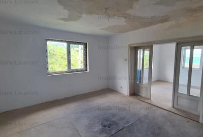 Casă individuală cu 6 camere în Exterior Vest