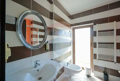 Hotel / Pensiune cu 24 camere de vânzare - Băile 1 Mai - 17