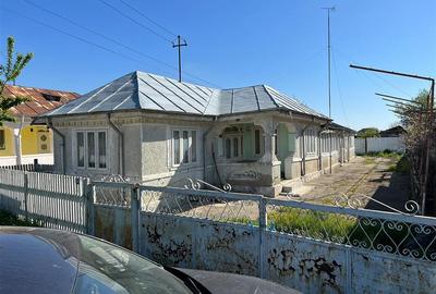 Casa batraneasca + teren 1881 mp de vanzare in Sat Milcovul - 1