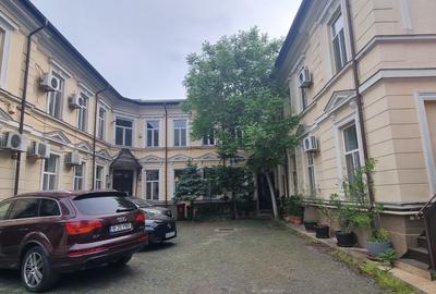 Garsonieră decomandată în Calea Victoriei