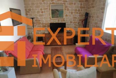 Casa P+1, situata in zona MAMAIA NORD, la 100 m de plaja - 1