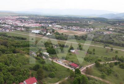 Teren intraviln în Cisnădioara –  Panoramă  spre Cetate si muntii Fagaras - 6