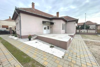 Casă spațioasă cu teren generos | 2 fronturi stradale | Zona Centrală - 9