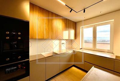 Penthouse cu 3 camere decomandat în Exterior Vest