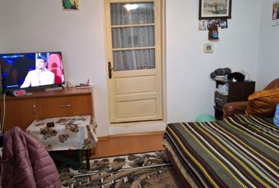 Casa  si curte, un singur nivel - 12