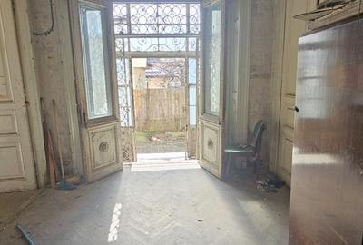 Casă cu 8 camere în Cișmigiu