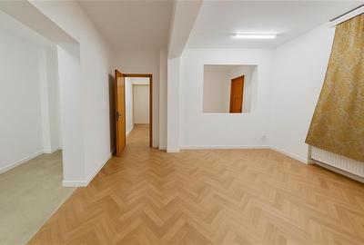 Rezidential/ Investitional: apartament 2 camere si garaj propriu,Central,Brasov. - 1
