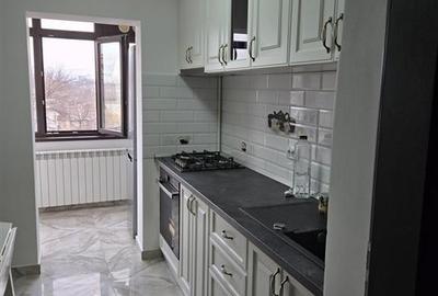 Apartament cu 2 camere decomandat în Podul de Fier