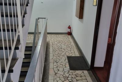 | spatiu in cladire de birouri | 4 camere | Tineretului - Timpuri Noi | - 9