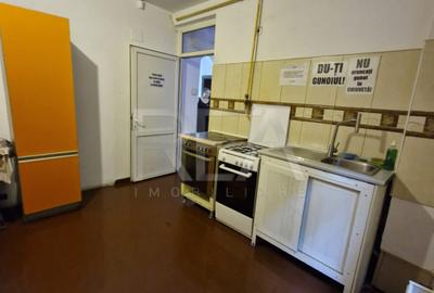 Vila CU 13 CAMERE LANGĂ AUCHAN VITAN - 1