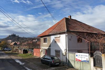 Casă cu 4 camere în Sud