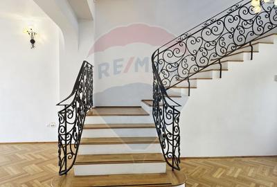 Vilă reprezentativa pentru activitati comerciale | 8 camere | D+P+1+M - 4