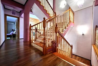 Vila impresionanta 605 mp, curte 2191 mp, dublu acces auto, garaj - 4