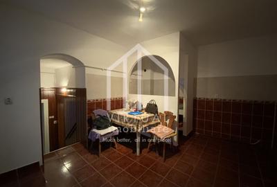 Apartament de vanzare cu 3 camere pivnita,la casa in zona Centrala - 11