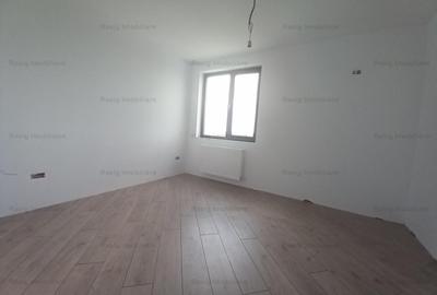 Pret redus ! 3 camere , 2 bai  , negociabil , nu se aplica tva - 7