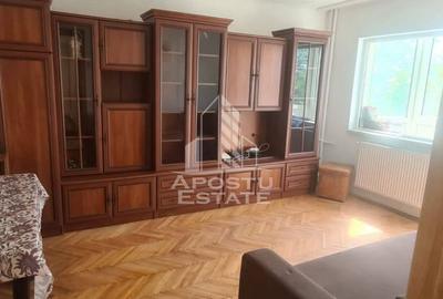 Apartament cu 3 camere, decomandat, etajul 2 , centrala proprie - 2
