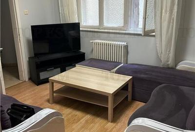 Apartament cu 3 camere semidecomandat în Cișmigiu