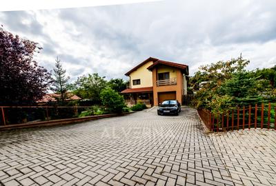 Casa individuala 268mp | 4 dormitoare + studio | 1100mp teren | Faget - 39