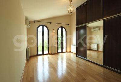 Vila individuala cu 5 camere, piscina exterioara si gradina amenajata - 13