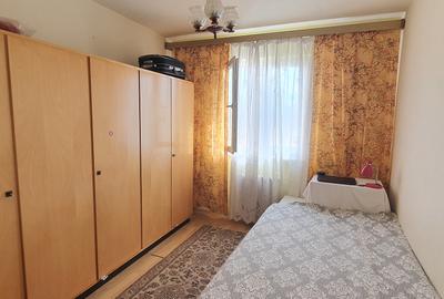 Vand apartament 2 camere , semidecomandat , zona Vasile Aaron - 3
