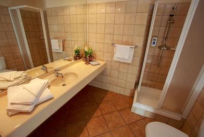 Zona Pta Victoriei, Hotel 4 stele, cu restaurant si crama,comision 0 - 8