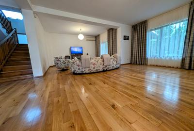 Casă individuală cu 5 camere în Mogoșoaia