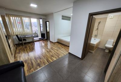 Vând apartament în zonă foarte bună, locuibil imediat! - 1