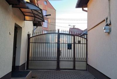 Casa la cheie, 180 mp, teren 511 mp, central Someseni - 2