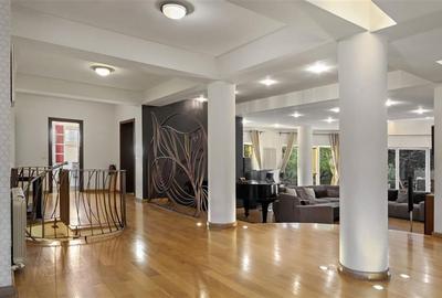 Vila de lux in apropiere de Cambridge School | Curte superba - 14