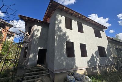 Casa de inchiriat in zona Casa Tineretului