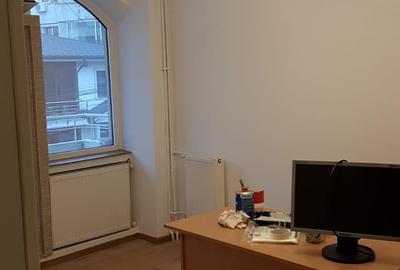 Inchiriere vila etajele 1+2+M Cotroceni metrou spital Eroilor imobil 2002 - 11