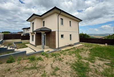 Casa Individuala 4 camere - Miroslava la 1,5km de Family Market - 1