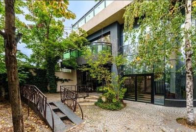 Casă individuală cu 6 camere în Ion Creangă