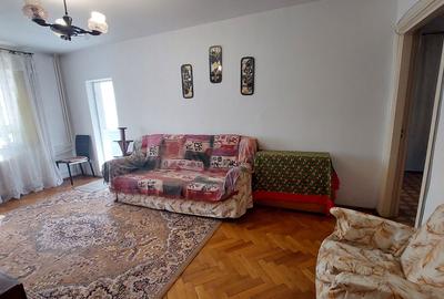 Apartament 4 camere – Bd. Chișinău, lângă Școala Gimnazială nr 4 - 6