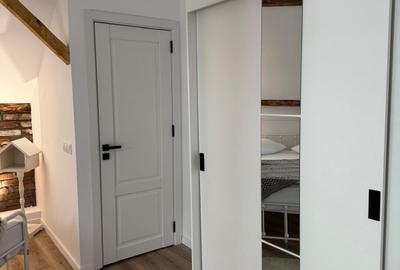 Apartament ultrafinisat două niveluri, 2 terase, semicentral, parcare,zona Paris - 5