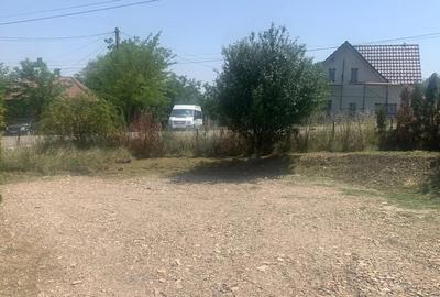 Teren si casa suprafata de 713 mp , zona : Chinteni - 3