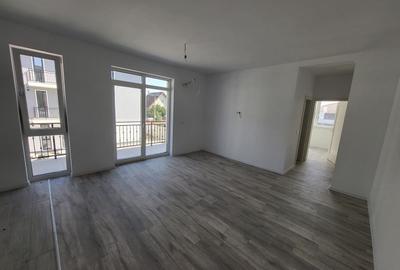 Apartament cu 3 camere decomandat în Giroc