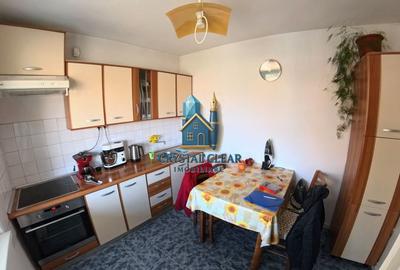 Două case în curte comună, 6 camere + 385 teren - zona semicentrală - 3