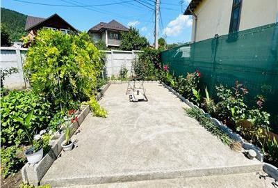 Casa de vanzare cu gradina si curte in Orasul din Inima Sarii Targu Ocna - 2