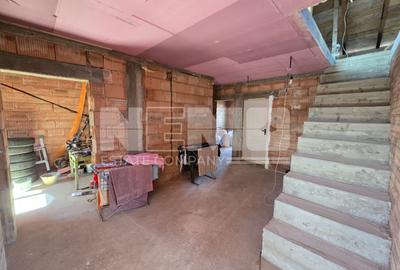 Casă la roșu la 165000 euro I Pe teren de 32 de ari I Măneuți - 2