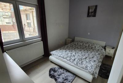 Apartament cu 2 camere semidecomandat, mobilat în Universitate