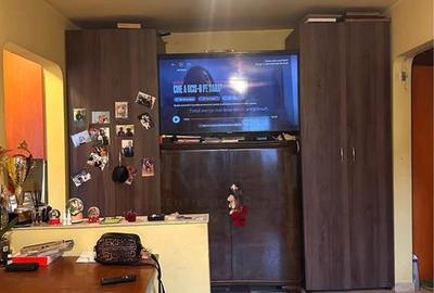 Apartament cu 3 camere decomandat, mobilat în Mircea cel Bătrân