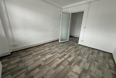 Adjud - spatiu comercial renovat complet - 13