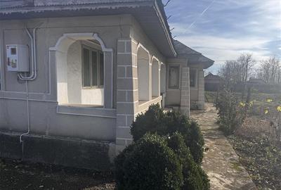Casa batrâneasca + 1500 mp teren, doua deschideri  Fulga, Prahova - 1