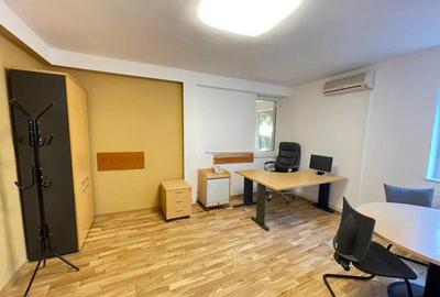 Cazino - Hotel Palace, spatiu ideal birouri, 90 mp., 5 camere. - 2