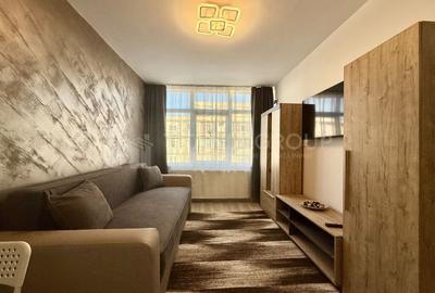 Garsonieră decomandată în Tractorul