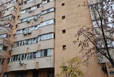 Apartament cu 4 camere semidecomandat în Iancului