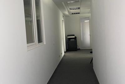Bloc de birouri nou..se vinde un etaj.300 mp suprafață utilă. - 3